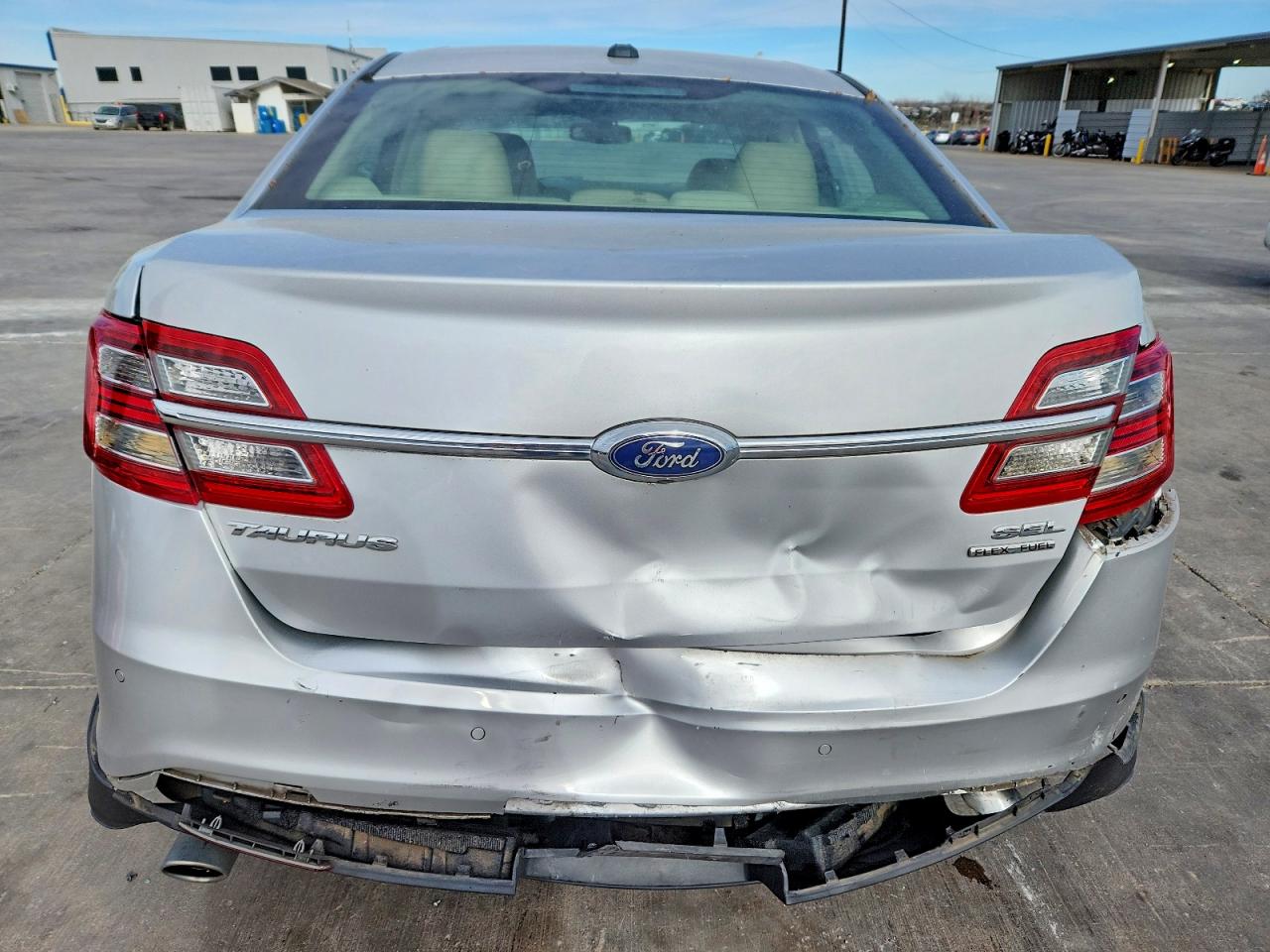 2018 FORD TAURUS SEL photo 6