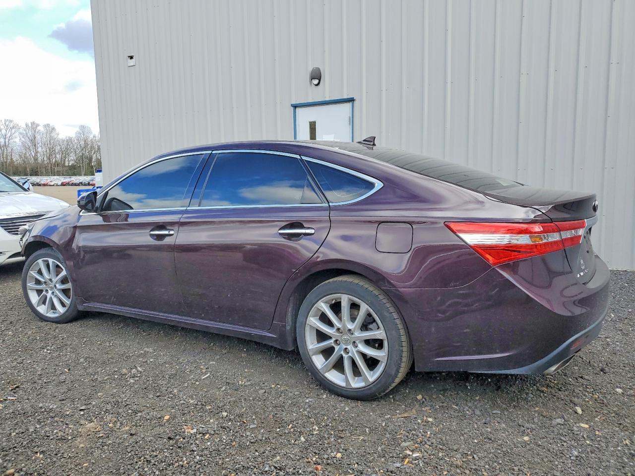 2013 TOYOTA AVALON BASE photo 2