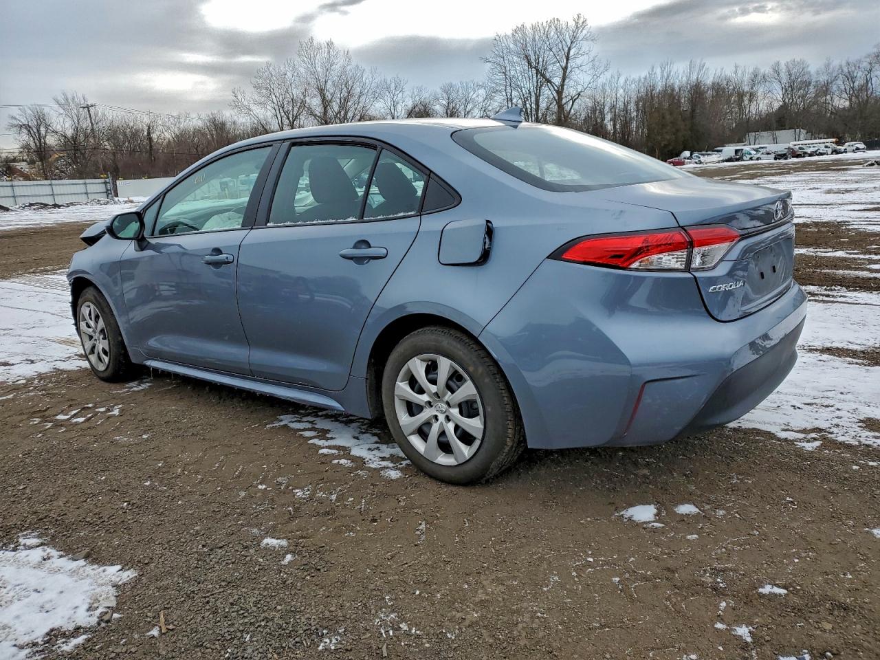 2024 TOYOTA COROLLA LE photo 2