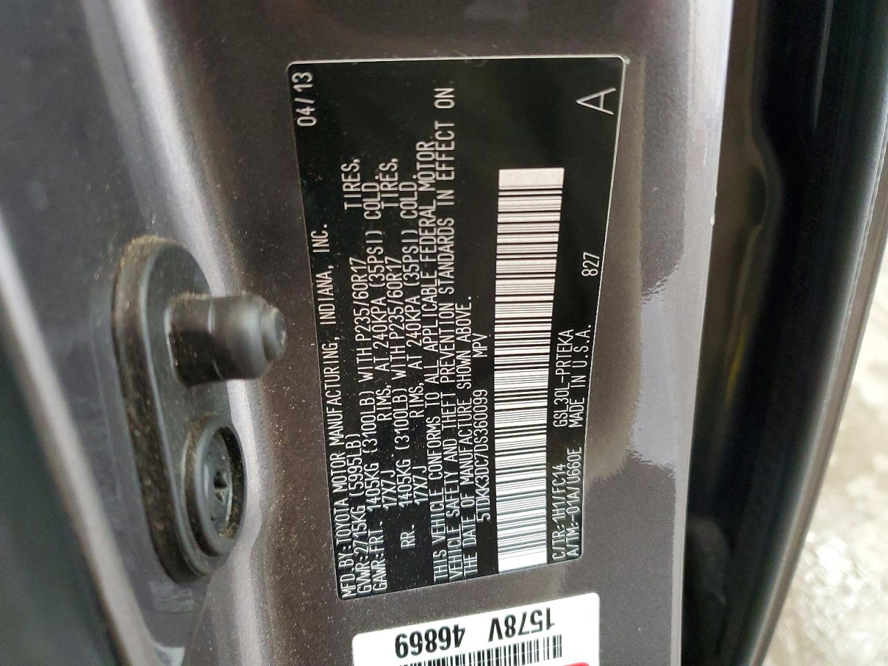 2013 TOYOTA SIENNA LE photo 14