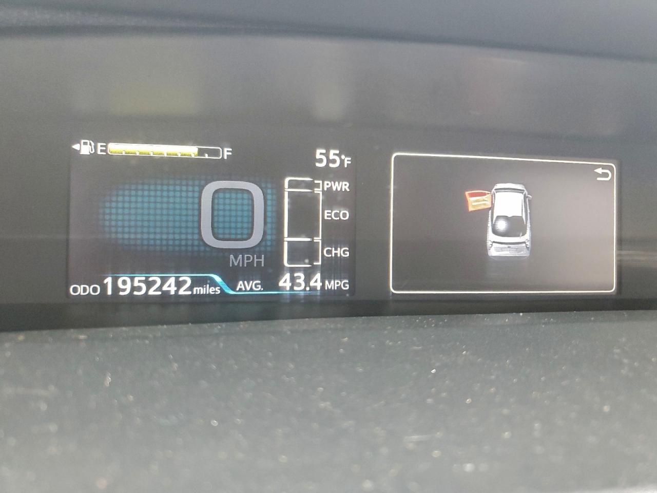 2016 TOYOTA PRIUS photo 9
