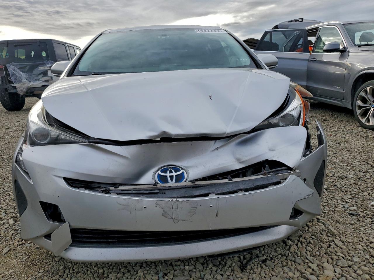 2016 TOYOTA PRIUS photo 5