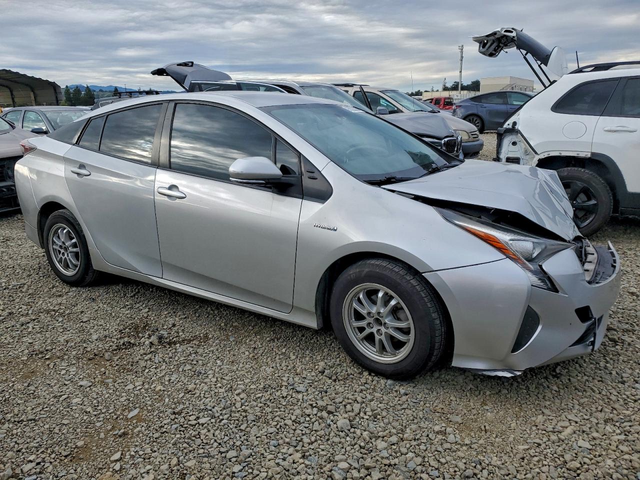 2016 TOYOTA PRIUS photo 4