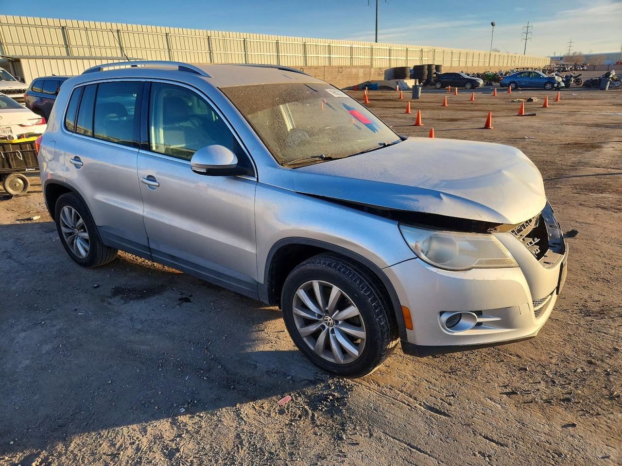 2011 VOLKSWAGEN TIGUAN S photo 4