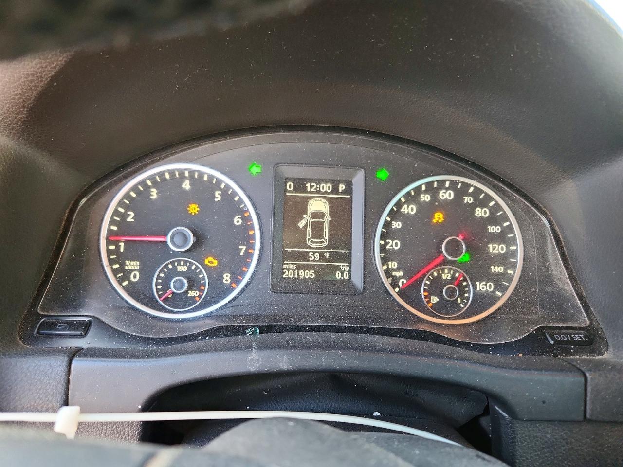 2011 VOLKSWAGEN TIGUAN S photo 9