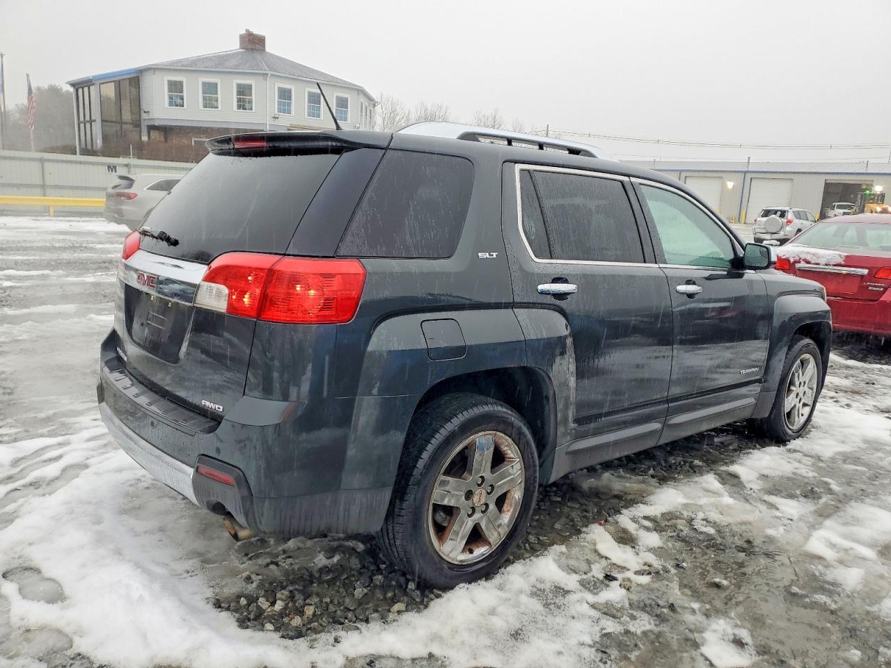 2013 GMC TERRAIN SLT photo 3