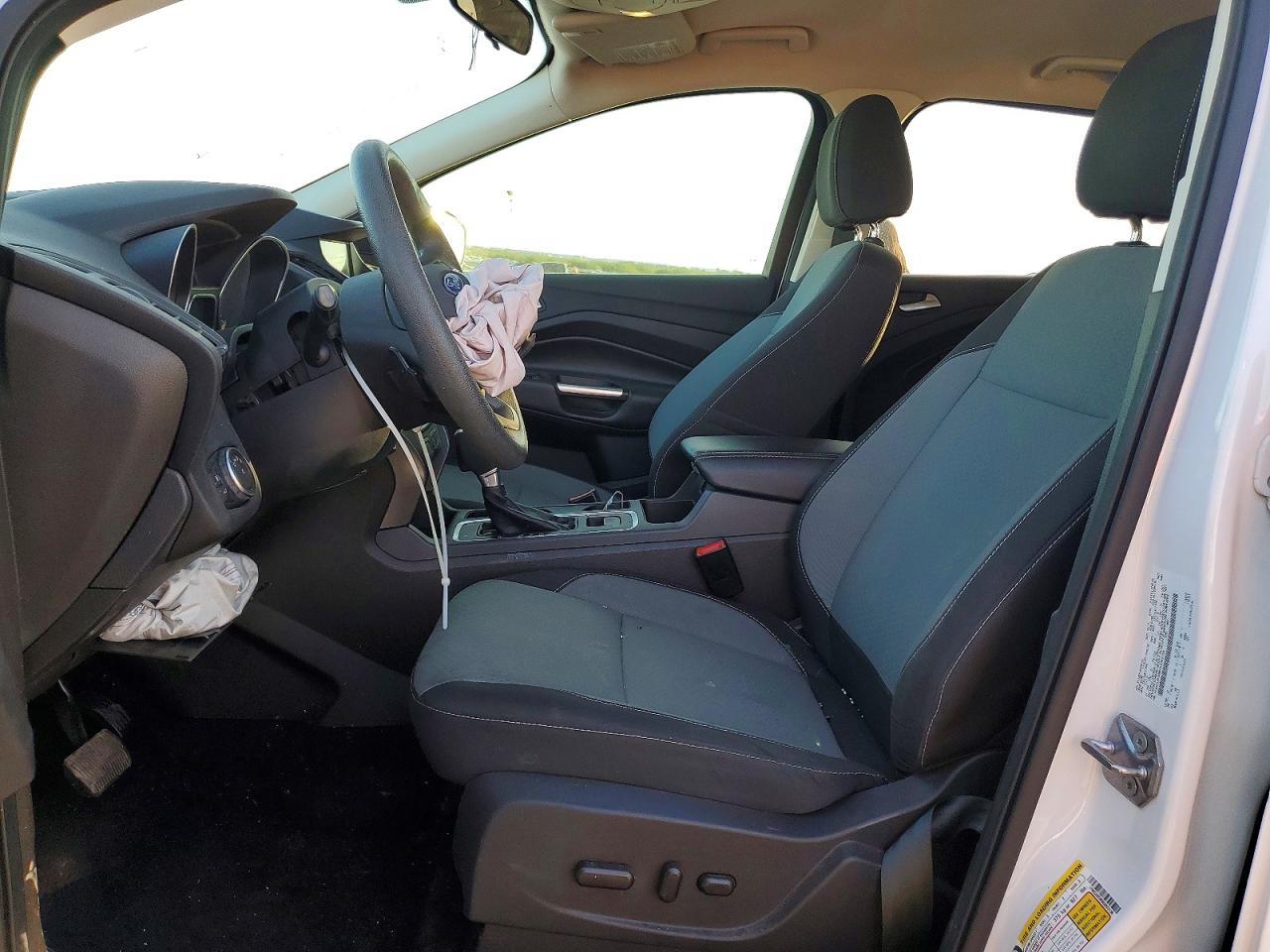 2017 FORD ESCAPE SE photo 7
