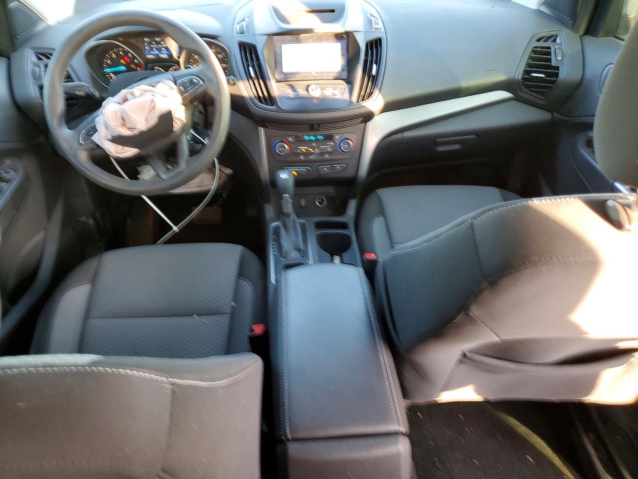 2017 FORD ESCAPE SE photo 8