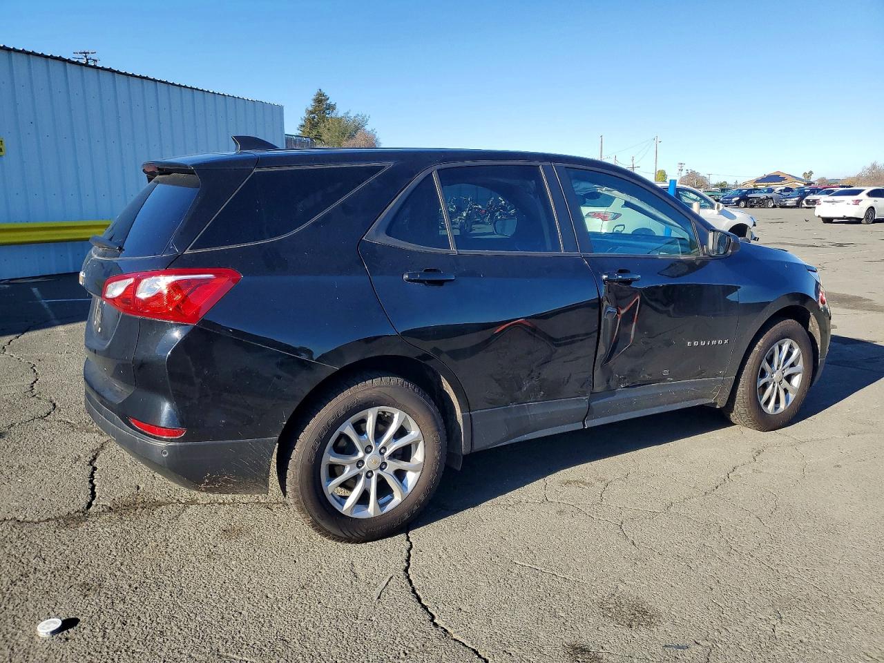 2020 CHEVROLET EQUINOX photo 3