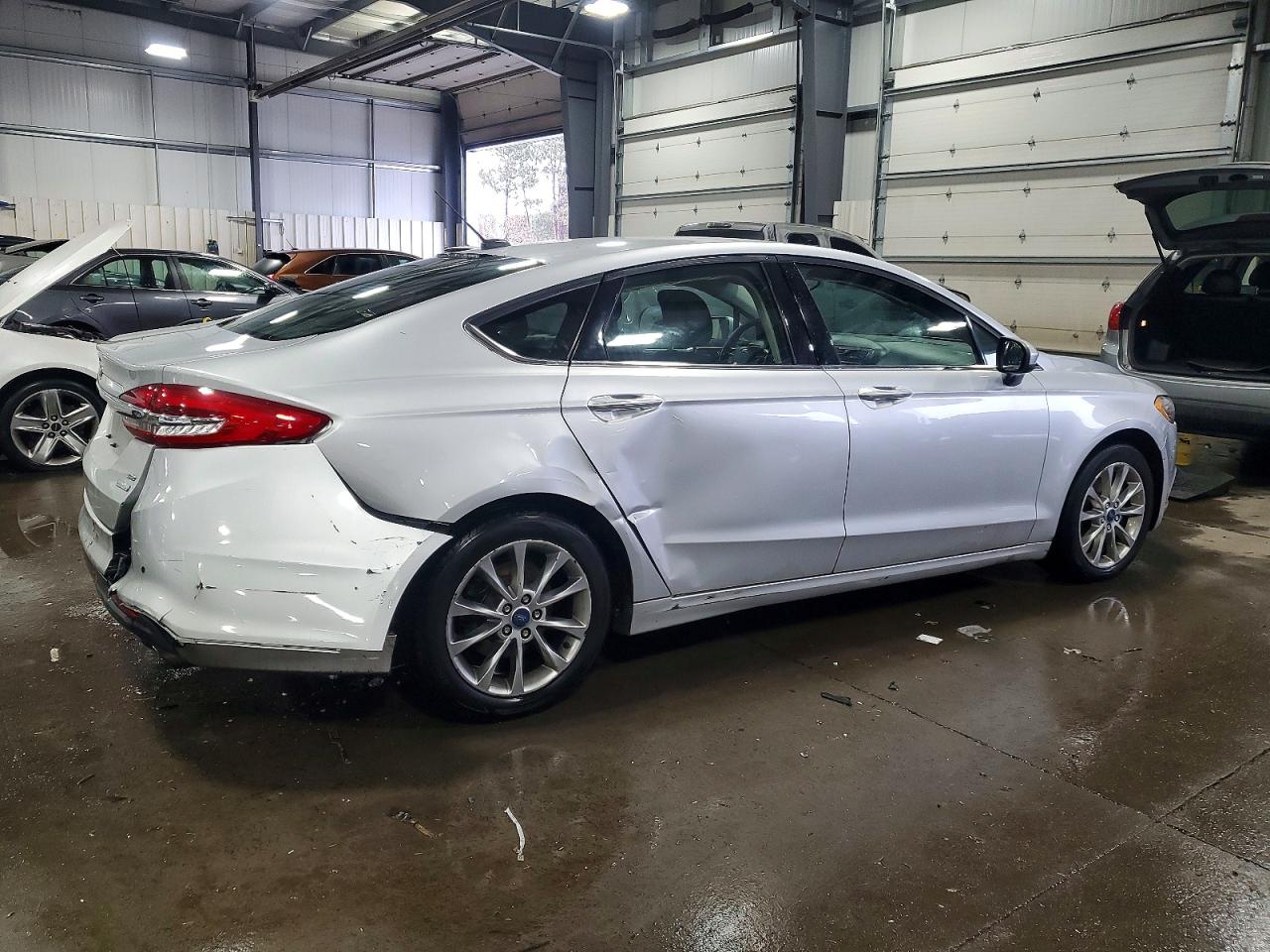 2017 FORD FUSION SE photo 5