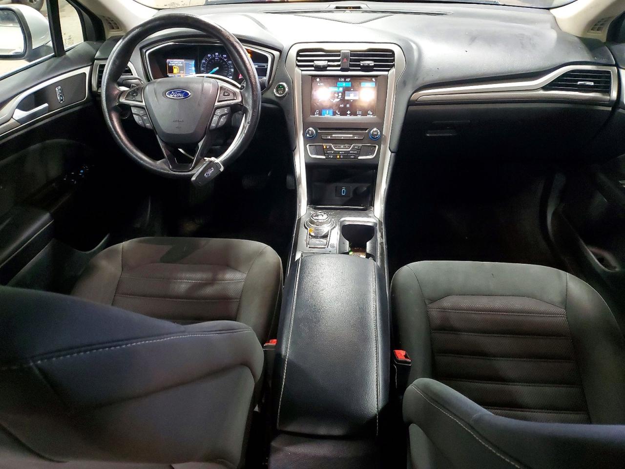 2017 FORD FUSION SE photo 15