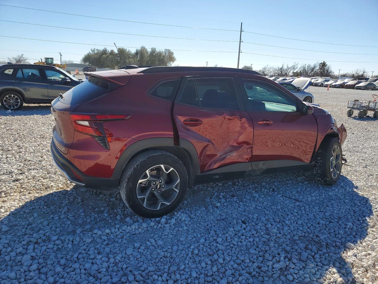 2025 CHEVROLET TRAX 1LT photo 3