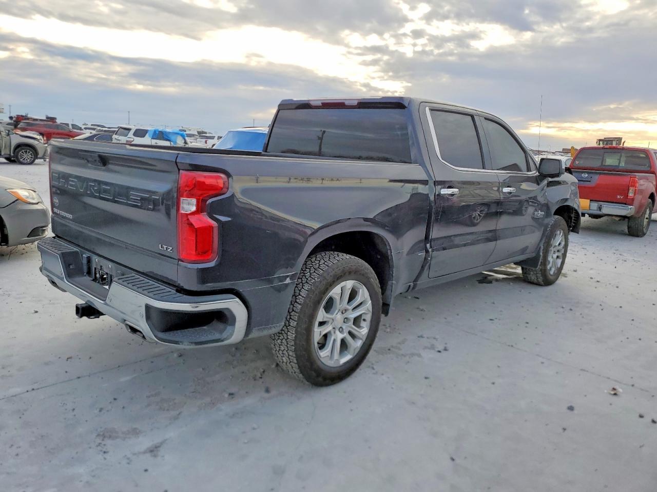 2023 CHEVROLET SILVERADO K1500 LTZ photo 5