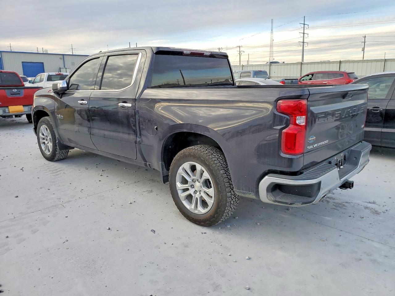 2023 CHEVROLET SILVERADO K1500 LTZ photo 3