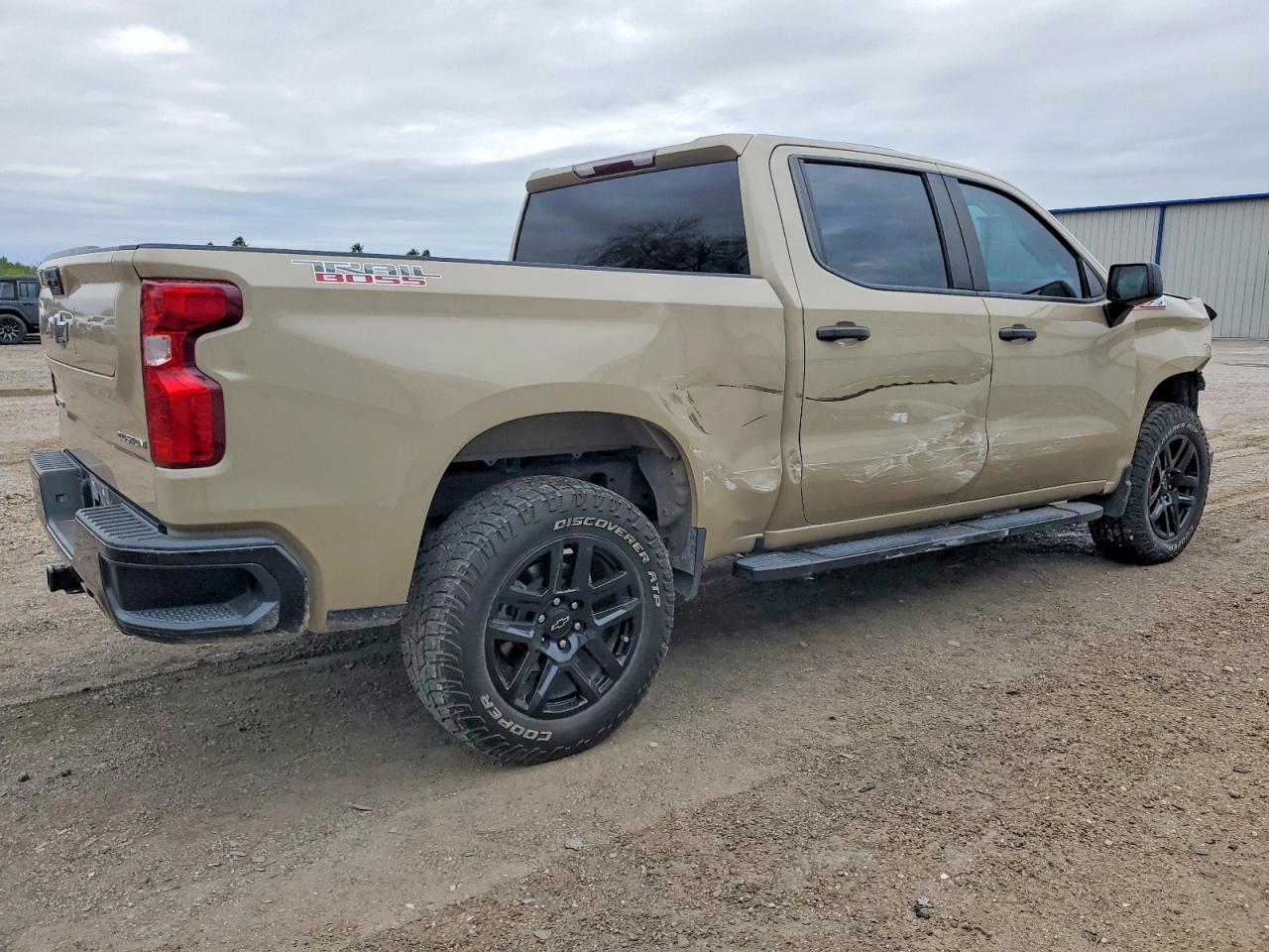 2023 CHEVROLET SILVERADO K1500 TRAIL BOSS CUSTOM photo 3