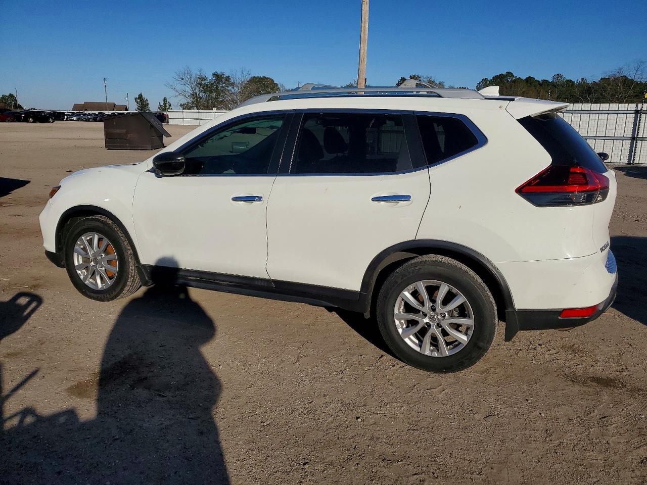 2019 NISSAN ROGUE S photo 2