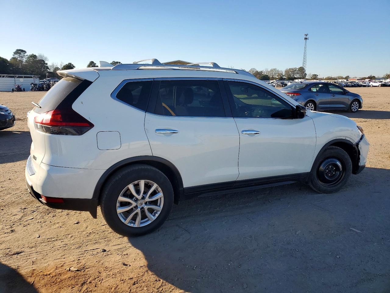 2019 NISSAN ROGUE S photo 3