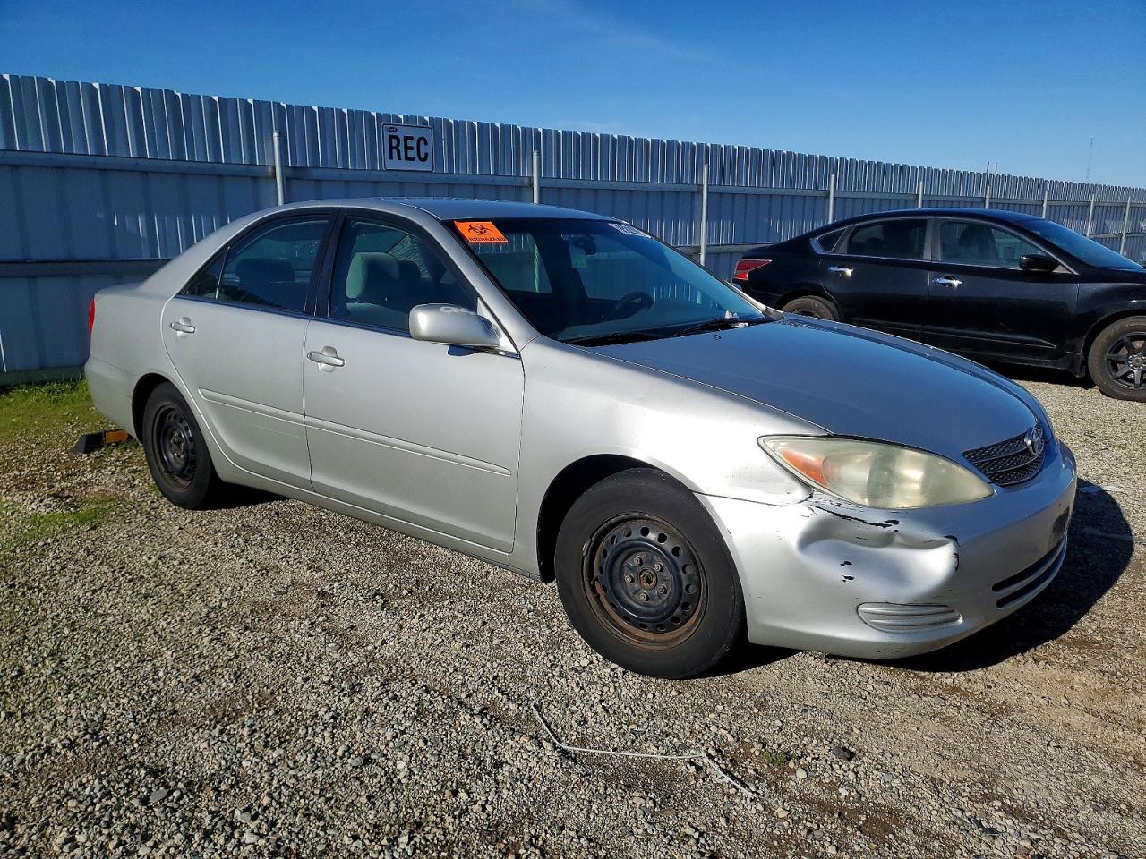 2004 TOYOTA CAMRY LE photo 4