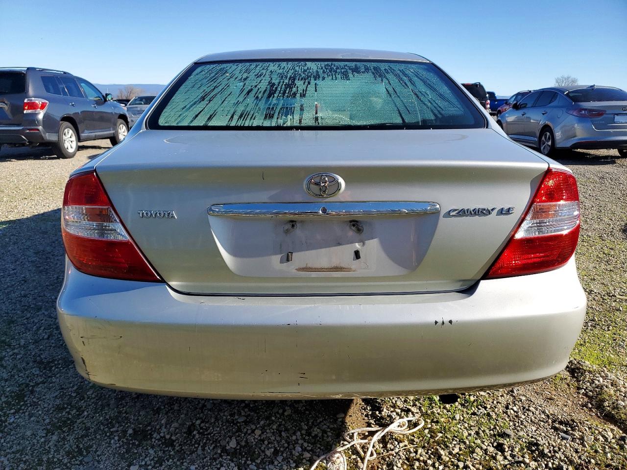 2004 TOYOTA CAMRY LE photo 6