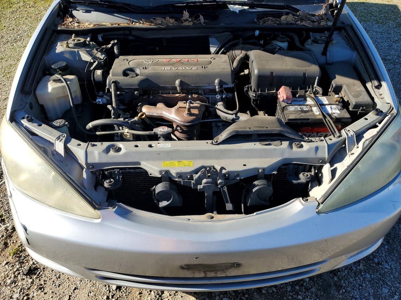 2004 TOYOTA CAMRY LE photo 11