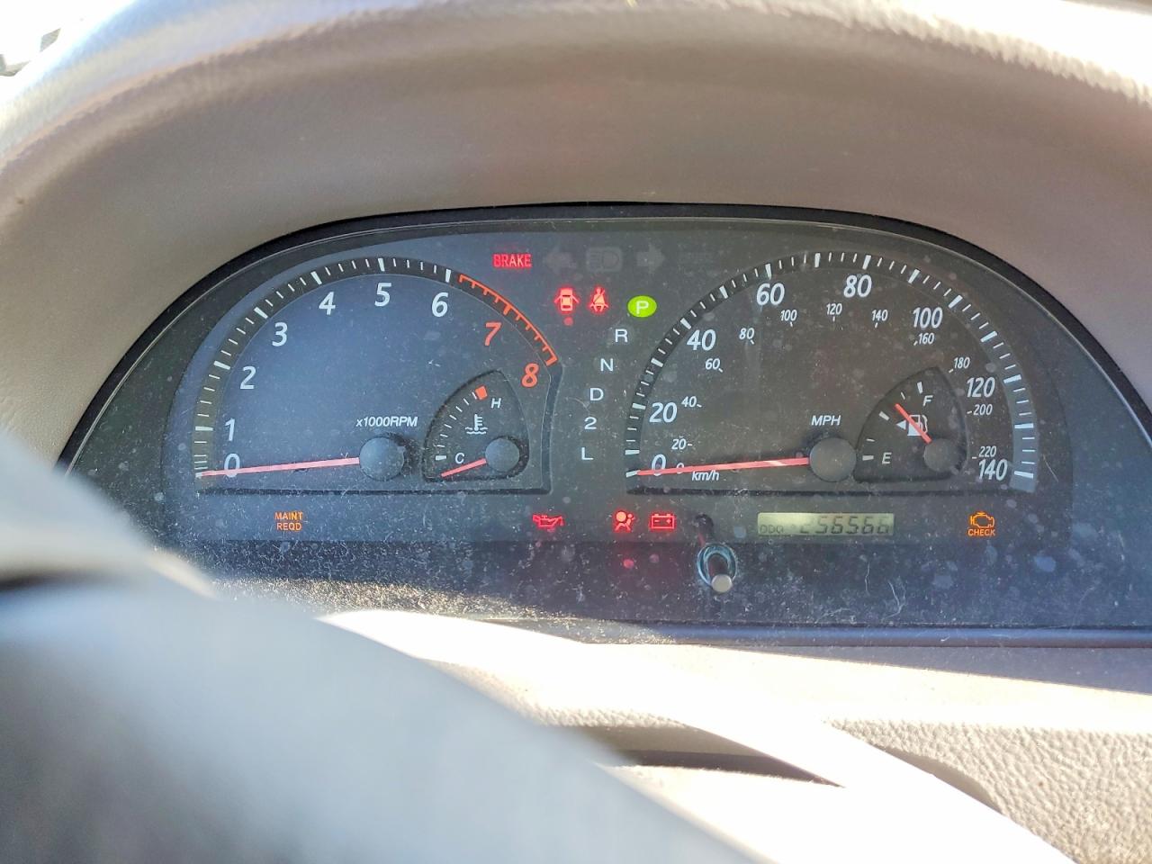 2004 TOYOTA CAMRY LE photo 9