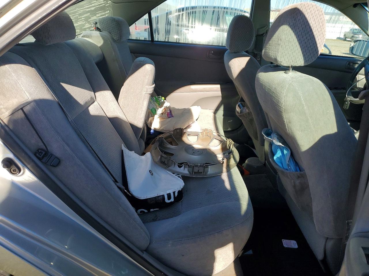 2004 TOYOTA CAMRY LE photo 10