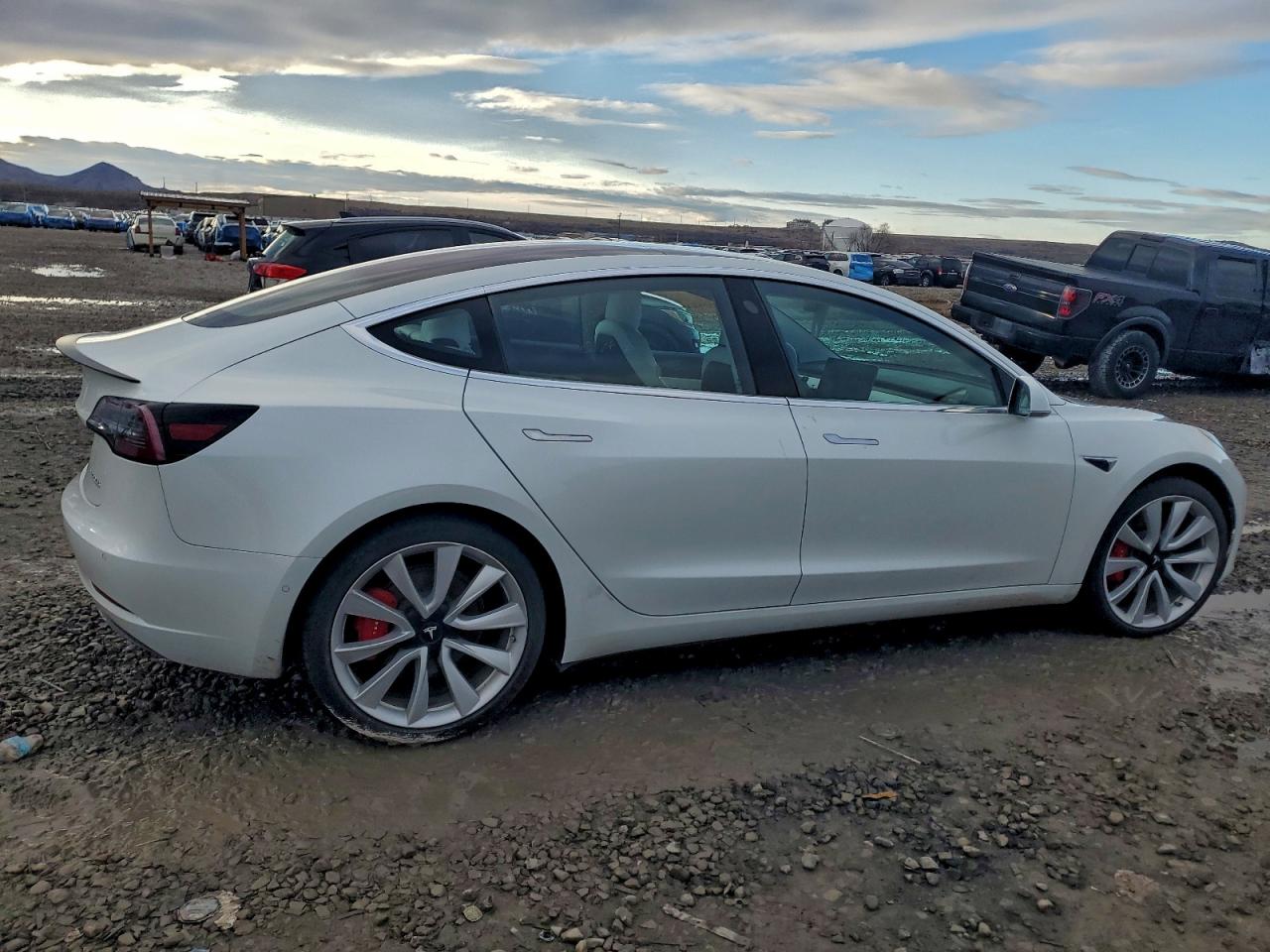 2018 TESLA MODEL 3 photo 3
