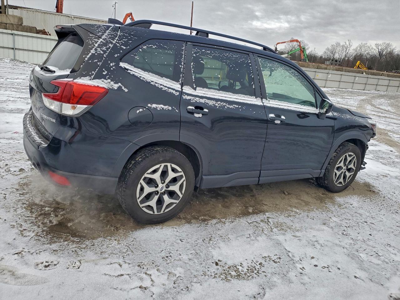 2020 SUBARU FORESTER PREMIUM photo 3