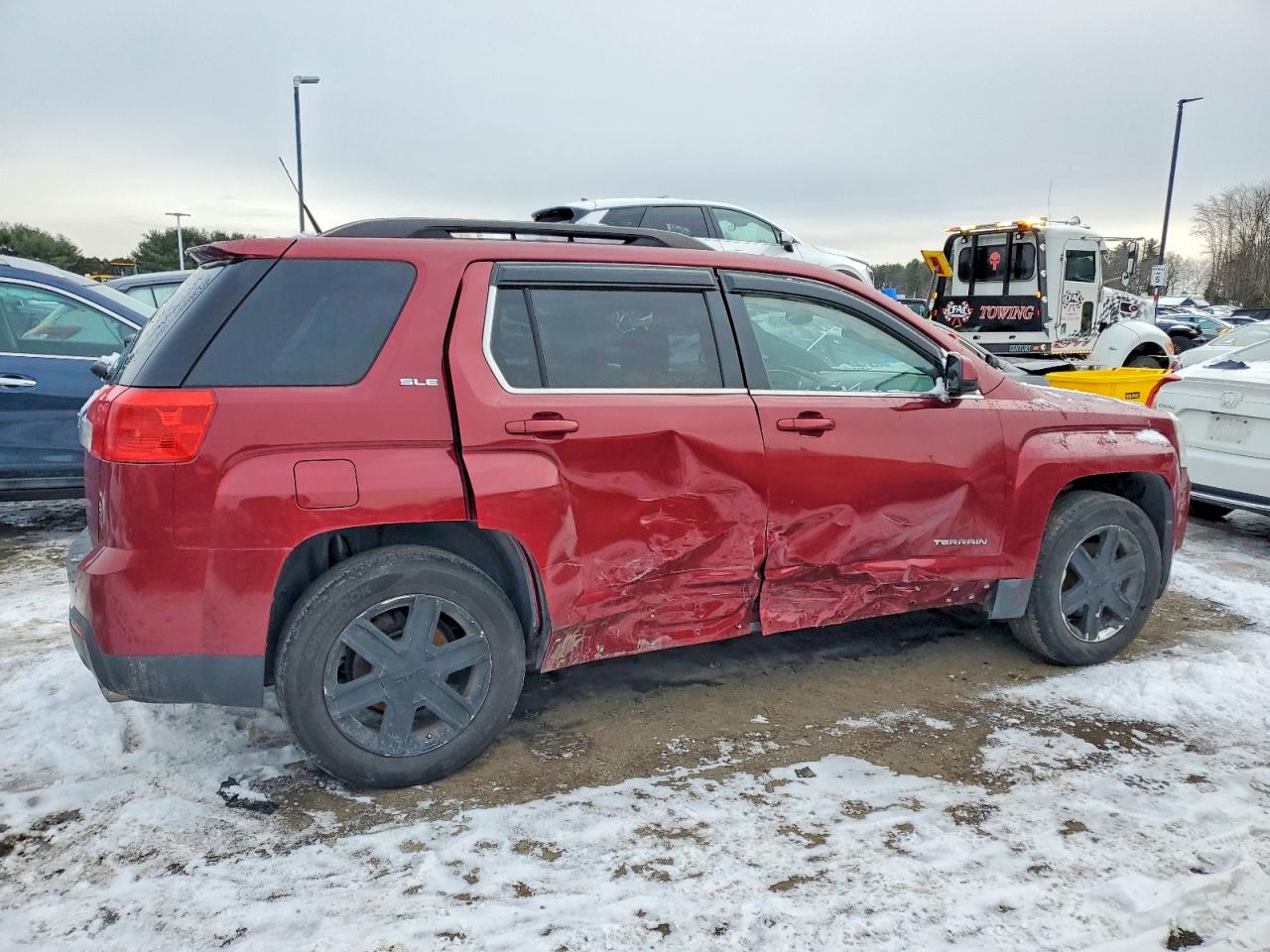 2011 GMC TERRAIN SLE photo 3