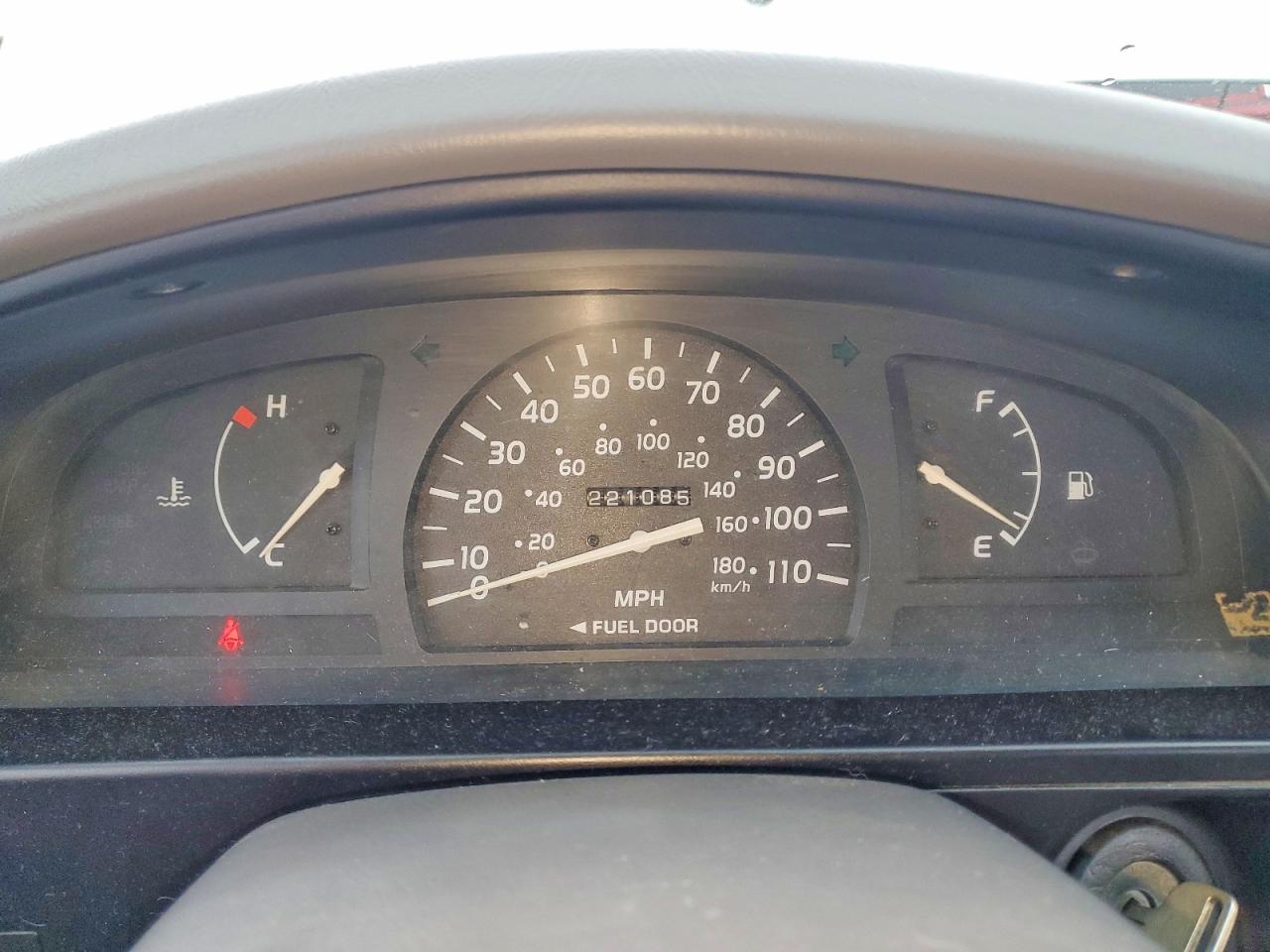 2002 TOYOTA TACOMA photo 9