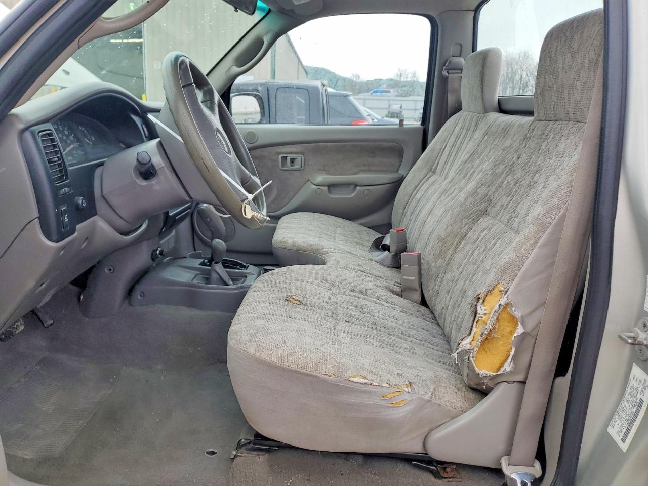 2002 TOYOTA TACOMA photo 7