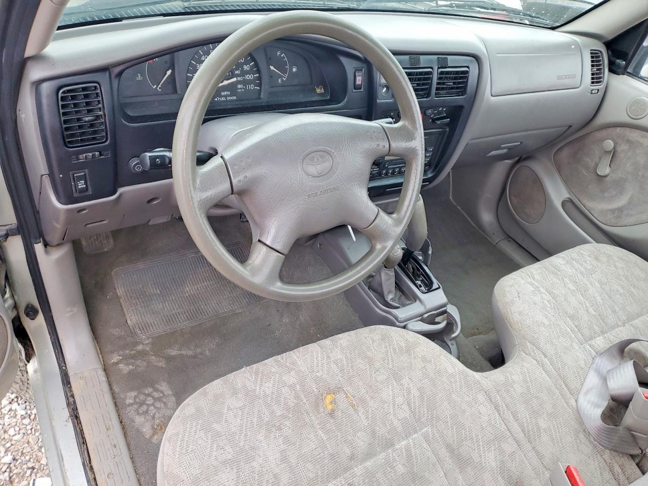 2002 TOYOTA TACOMA photo 8