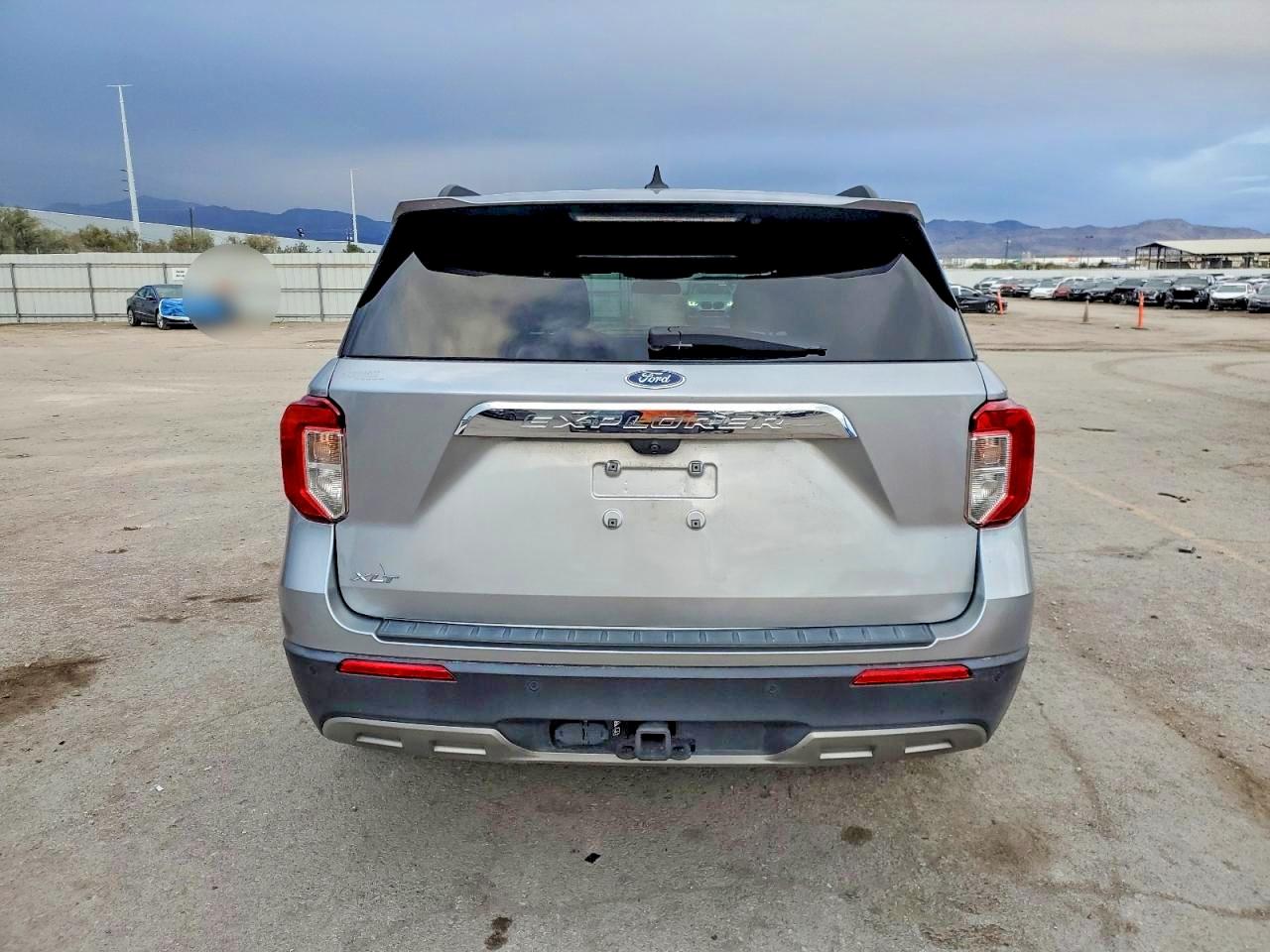 2021 FORD EXPLORER XLT photo 6