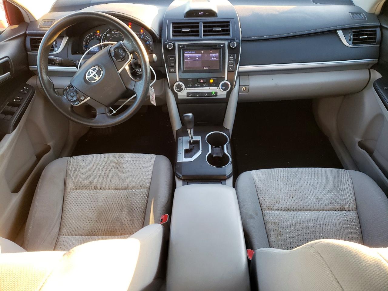 2014 TOYOTA CAMRY L photo 8