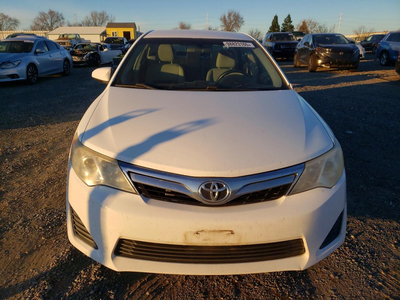 2014 TOYOTA CAMRY L photo 5