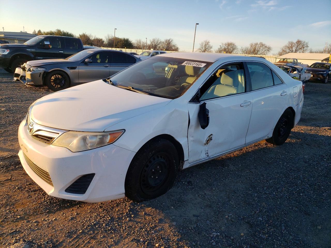 2014 TOYOTA CAMRY