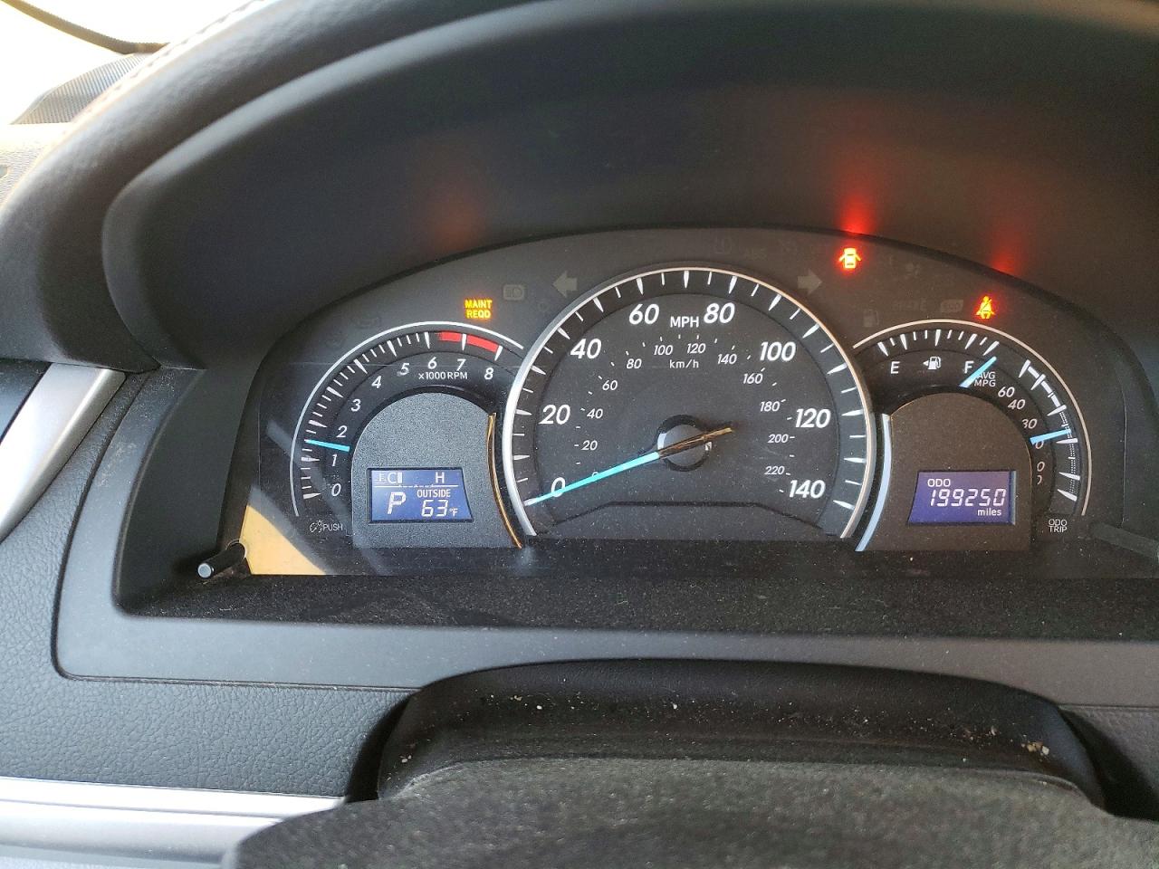 2014 TOYOTA CAMRY L photo 9