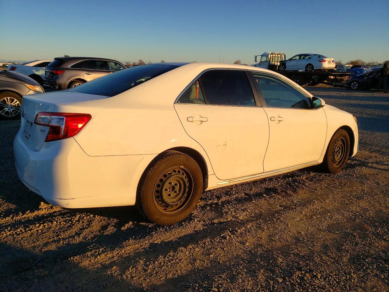 2014 TOYOTA CAMRY L photo 3