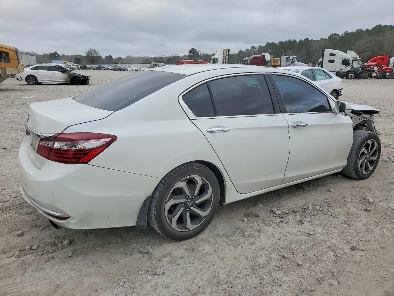 2017 HONDA ACCORD EX photo 3
