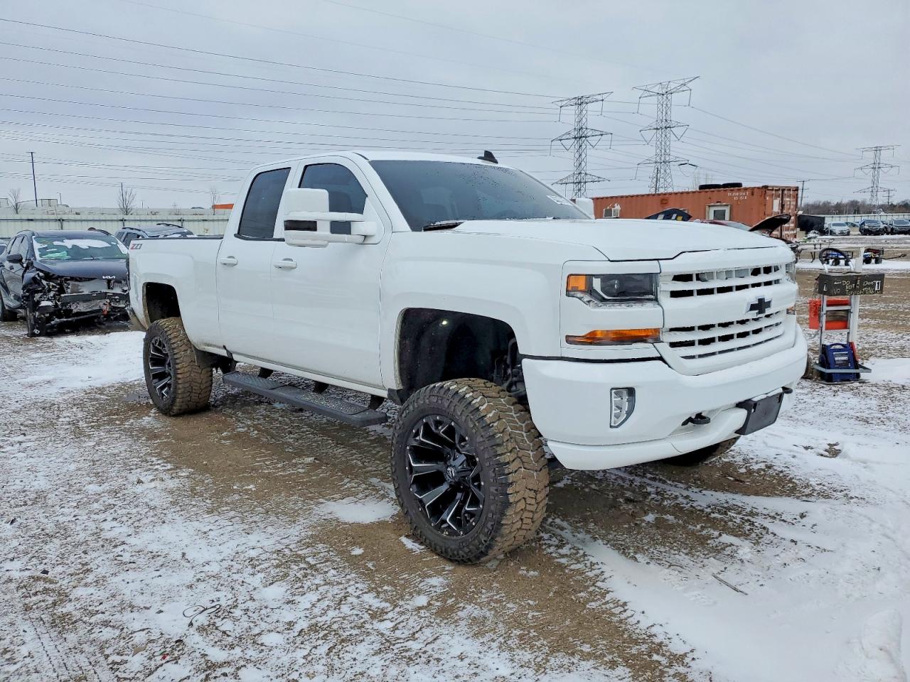 2018 CHEVROLET SILVERADO K1500 LT photo 4