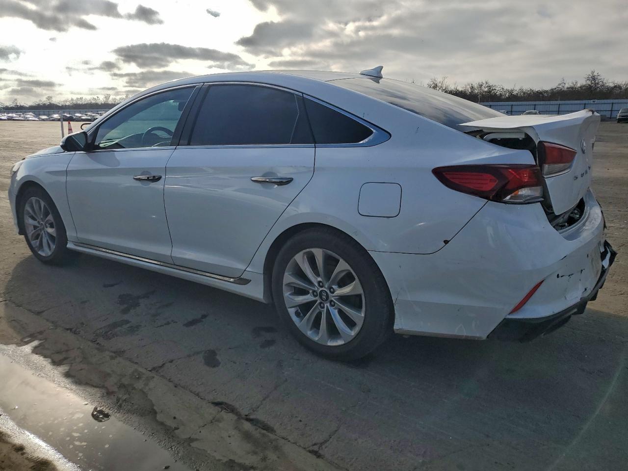 2018 HYUNDAI SONATA SPORT photo 2