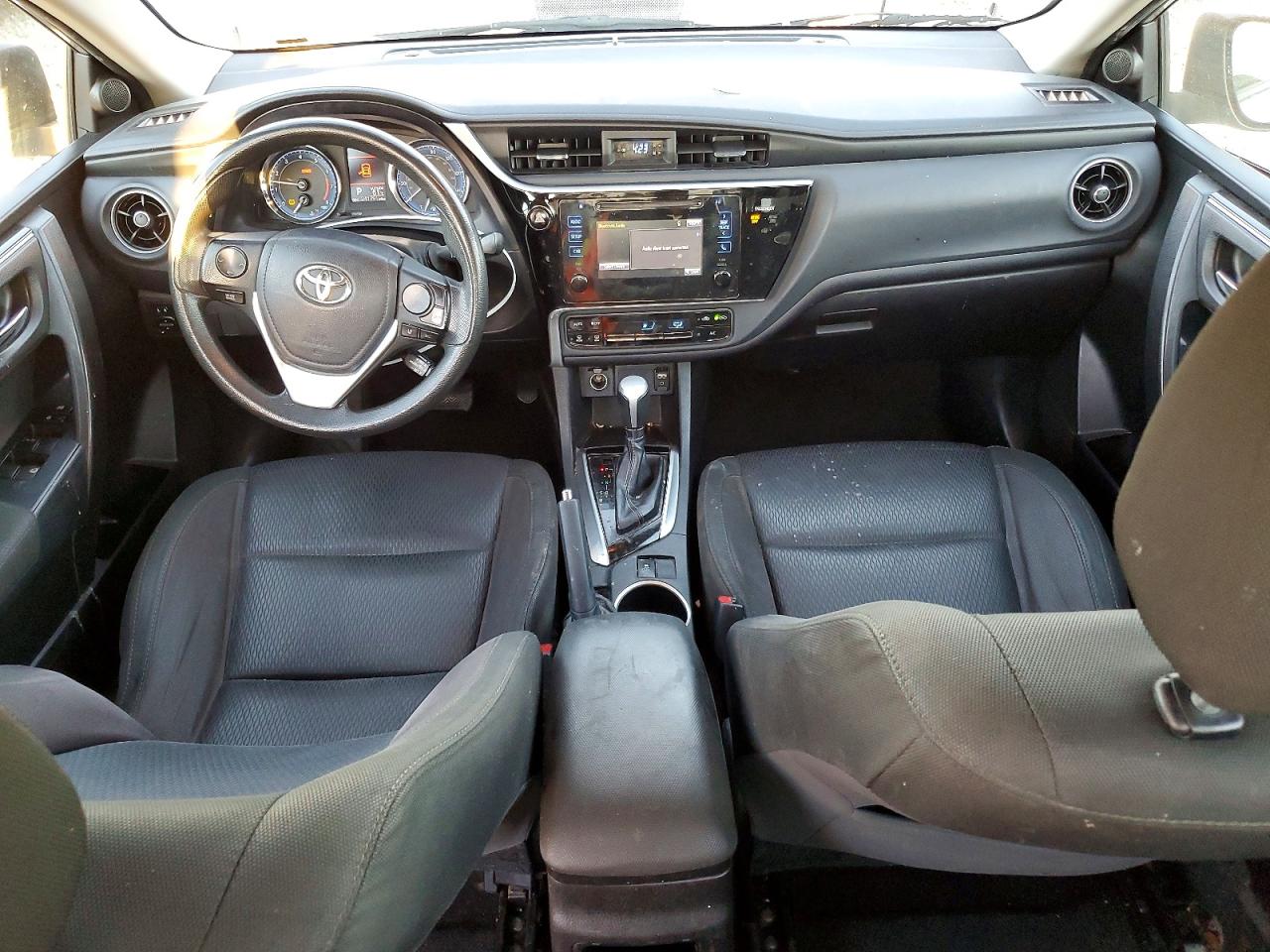 2017 TOYOTA COROLLA L photo 8