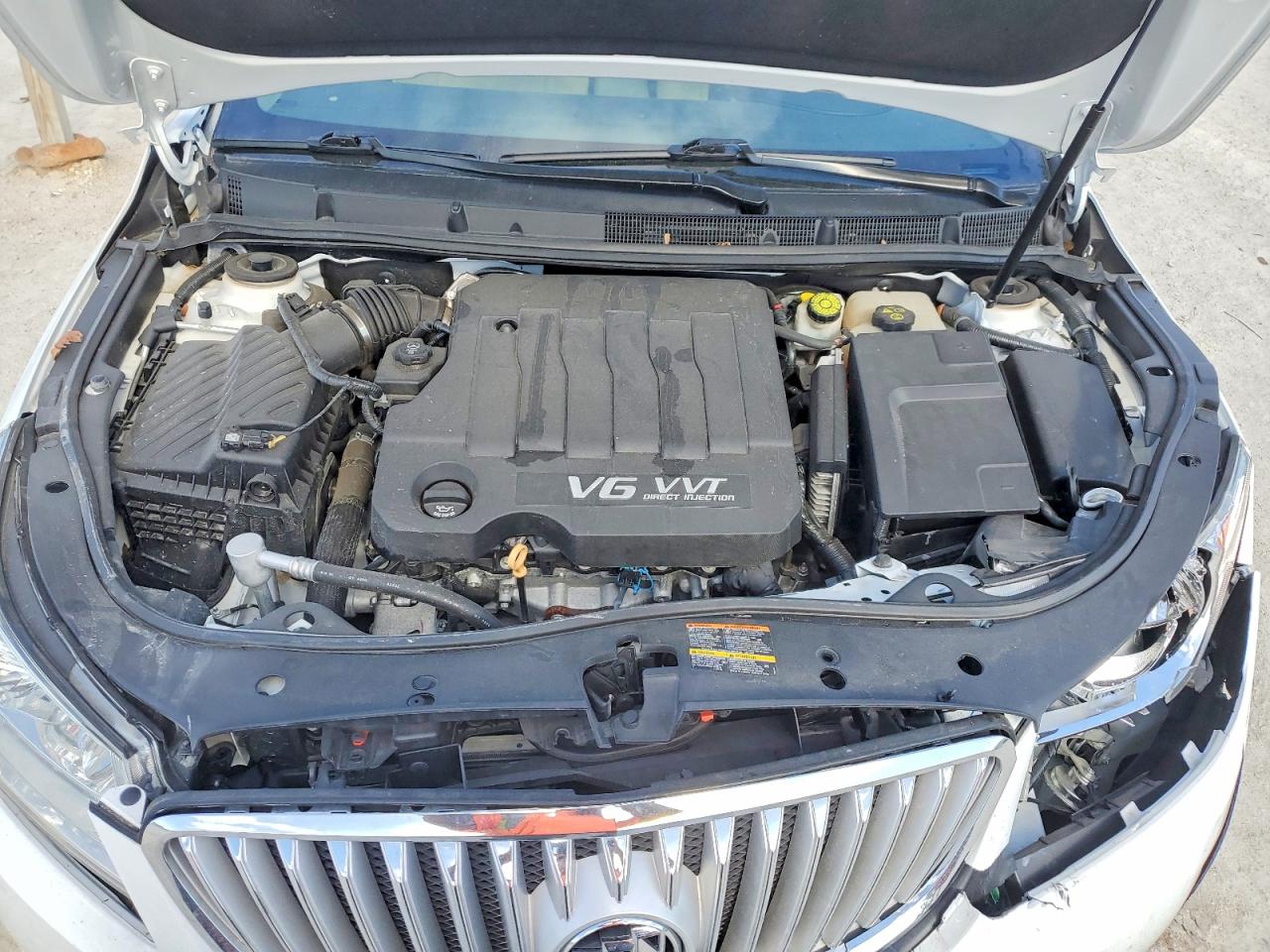 2010 BUICK LACROSSE CX photo 11