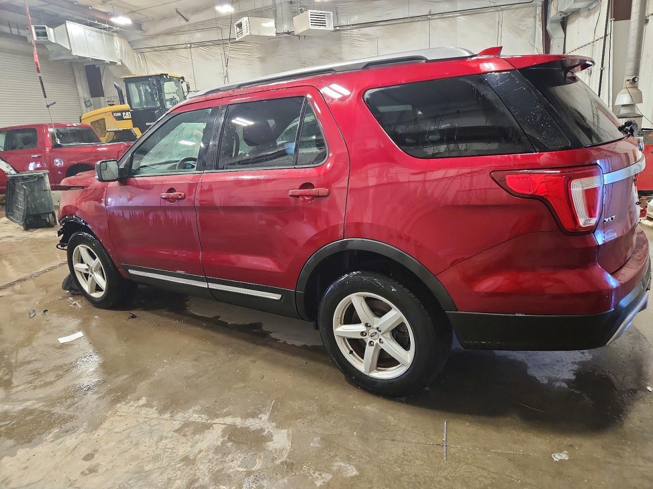 2017 FORD EXPLORER XLT photo 2
