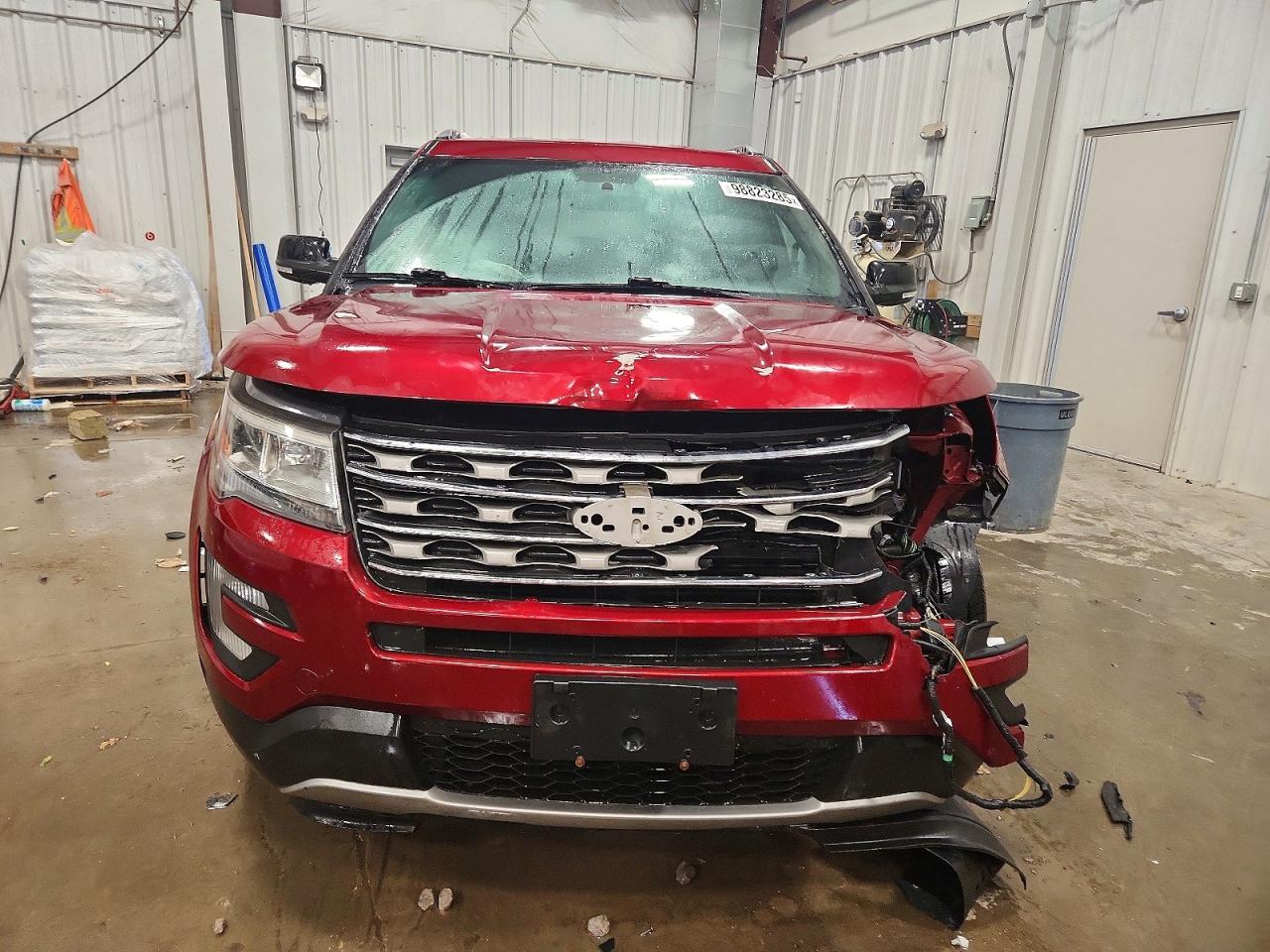 2017 FORD EXPLORER XLT photo 5
