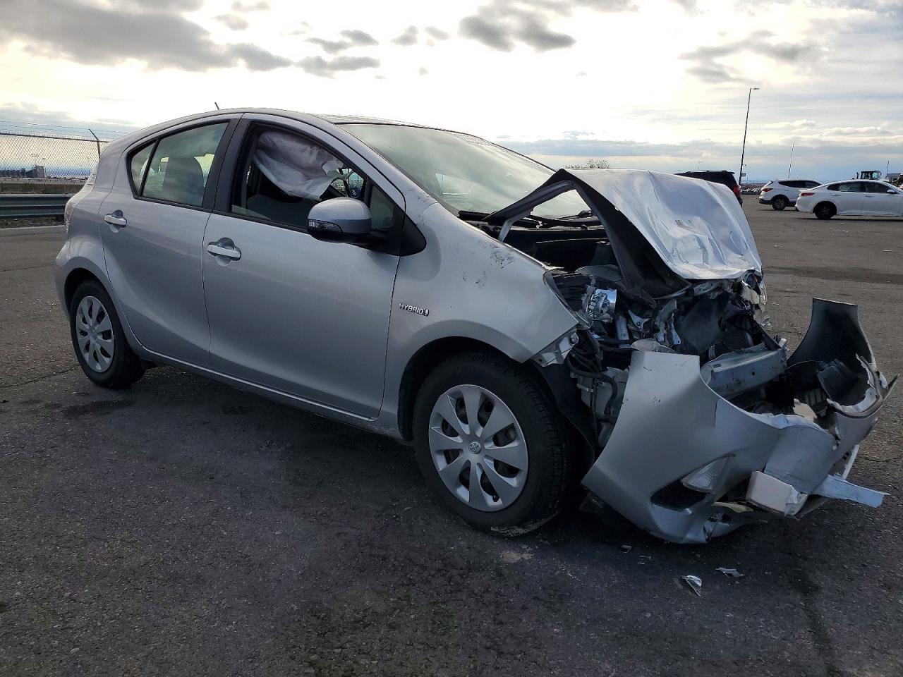 2012 TOYOTA PRIUS C photo 4