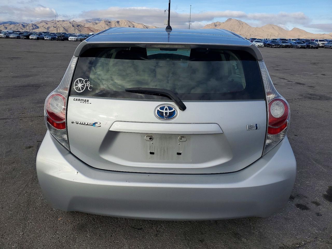 2012 TOYOTA PRIUS C photo 6