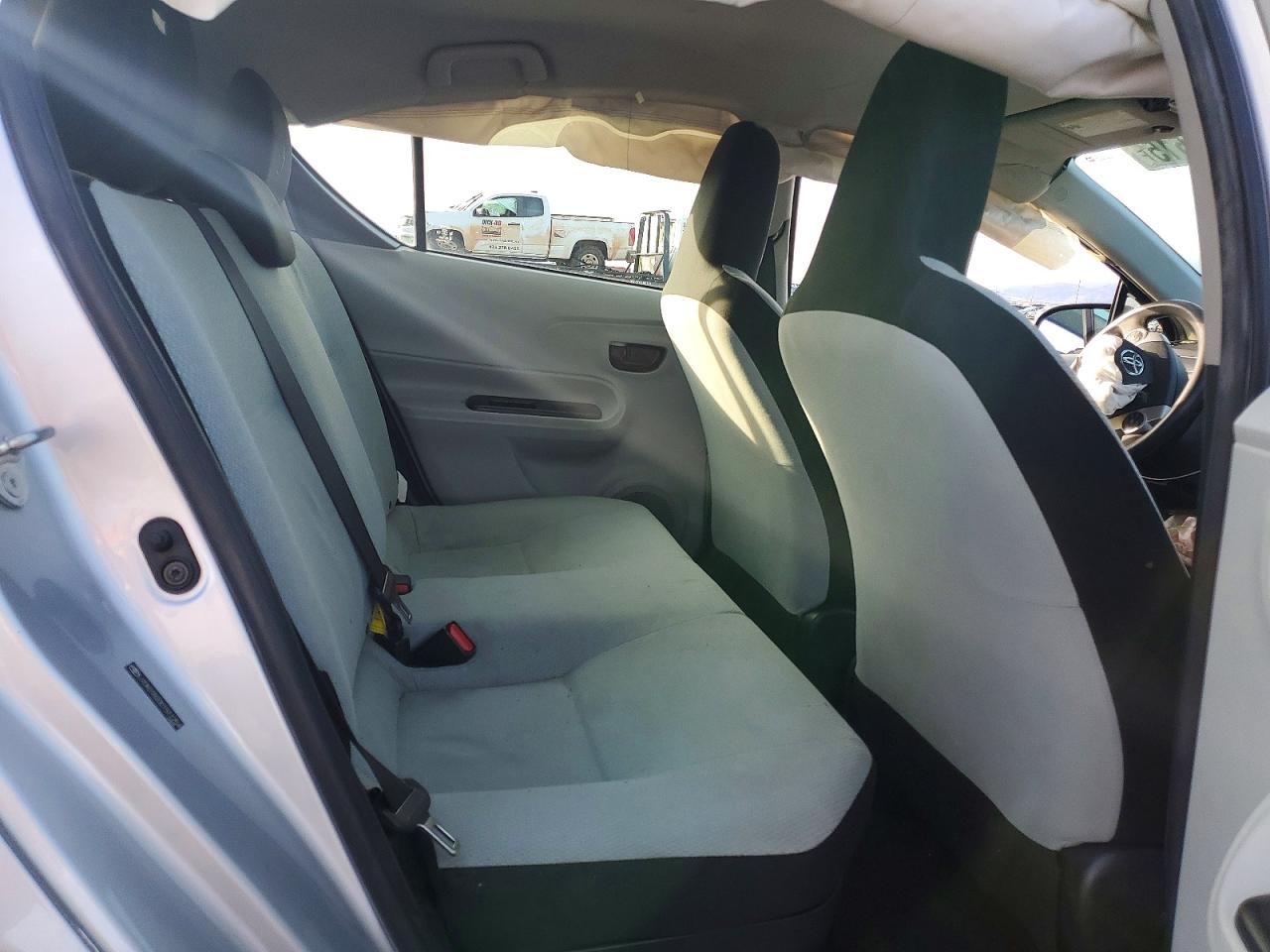 2012 TOYOTA PRIUS C photo 10