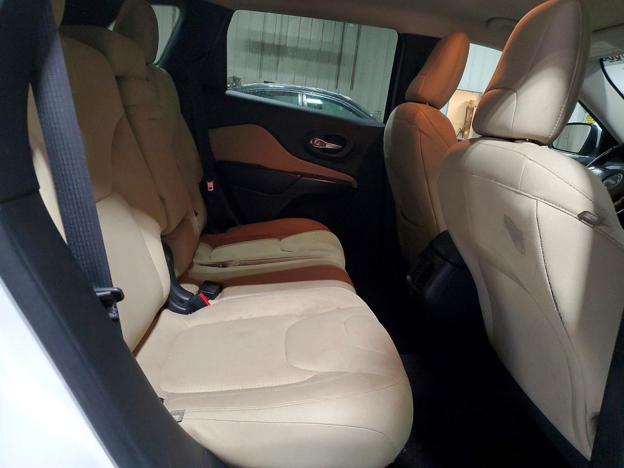 2016 JEEP CHEROKEE LATITUDE photo 11