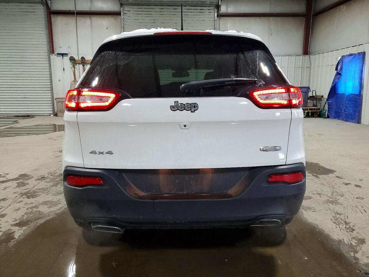 2016 JEEP CHEROKEE LATITUDE photo 6